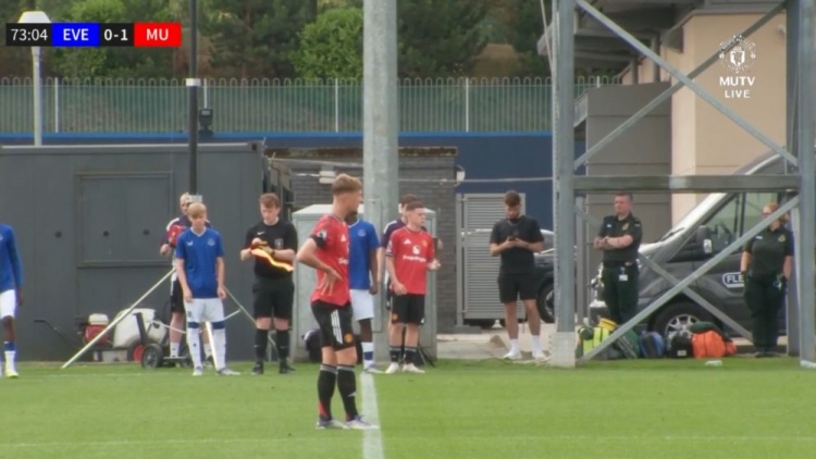 半岛体育-上赛季56球28助！鲁尼未年满16岁儿子凯为曼联U18上演首秀