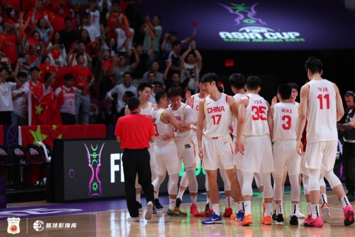 半岛体育官网-进步太明显了~中国男篮本届亚洲杯投篮&amp;三分&amp;罚球命中率都是第一