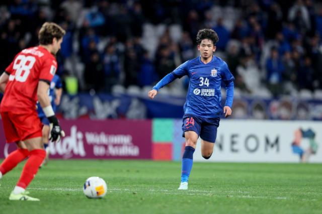 半岛体育-刘诚宇抱憾头球未进：对位PK高井幸大应更聪明些