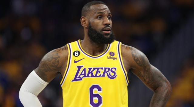 半岛体育官网-纪录收割机继续！盘点詹姆斯即将实现的10大里程碑