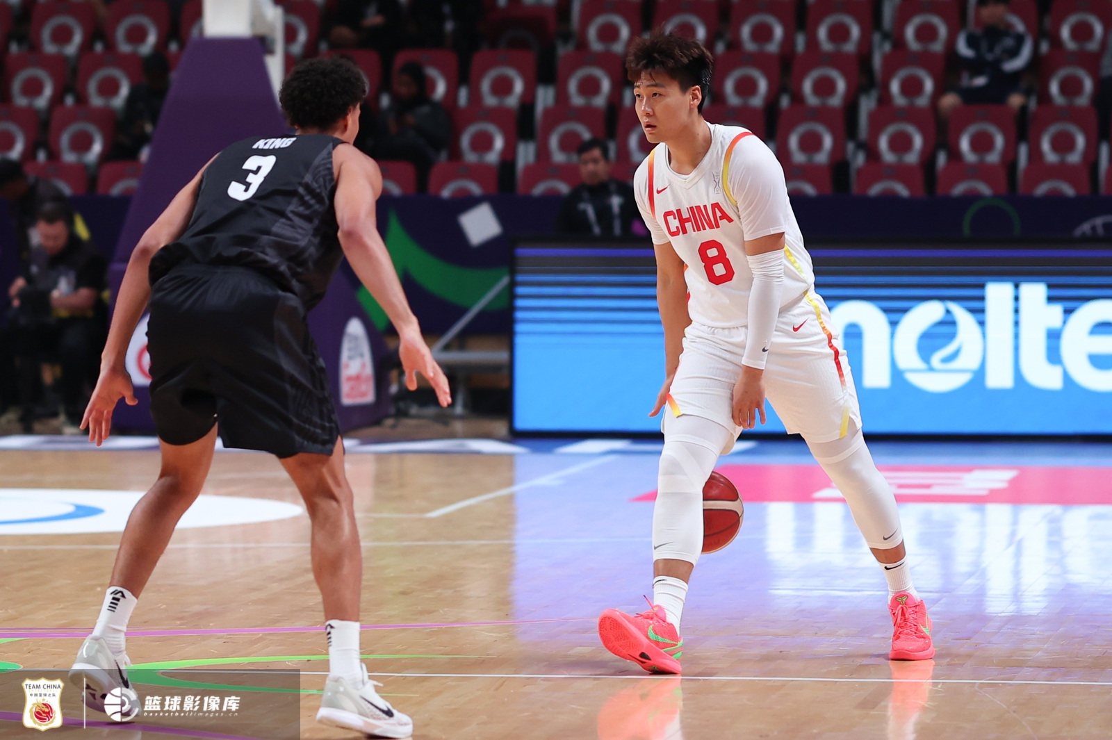 赵睿：中国男篮需要一个绝对领袖 不管能否打进都得出来勇于承担