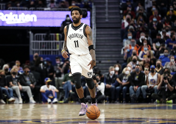 半岛体育娱乐-4年前的今天：欧文天神下凡31投20中狂轰60分 创个人生涯纪录