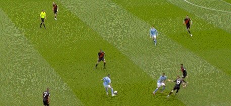 半岛体育-【英超】德布劳内传射 阿圭罗2球 曼城5比0胜埃弗顿