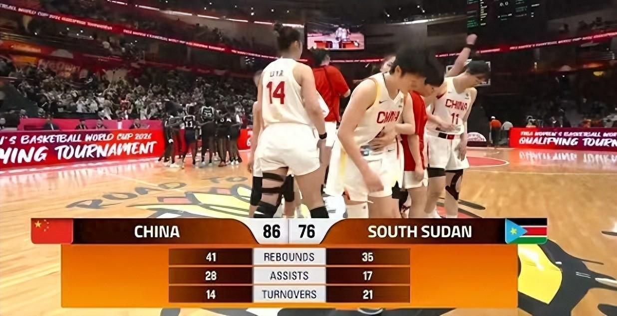 半岛体育-女篮赢对手10分不足以让宫鲁鸣开心！王思雨是大功臣，也是遮羞布